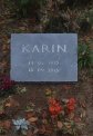 karin Grafmonument, liggend arduin, 45 bij 65 cm.